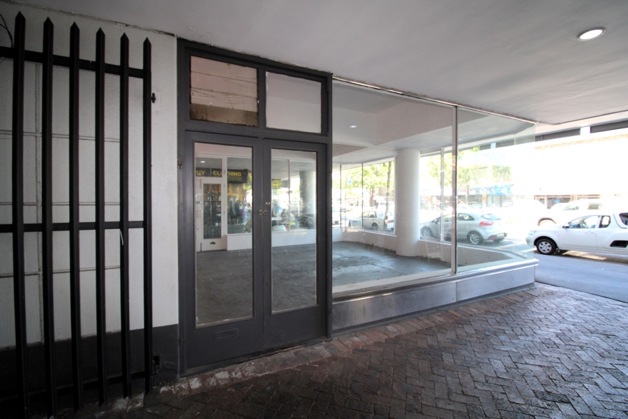 To Let commercial Property for Rent in Roundhay Western Cape